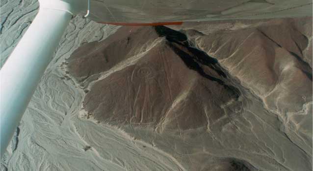 astronauta-sobrevuelo-pisco